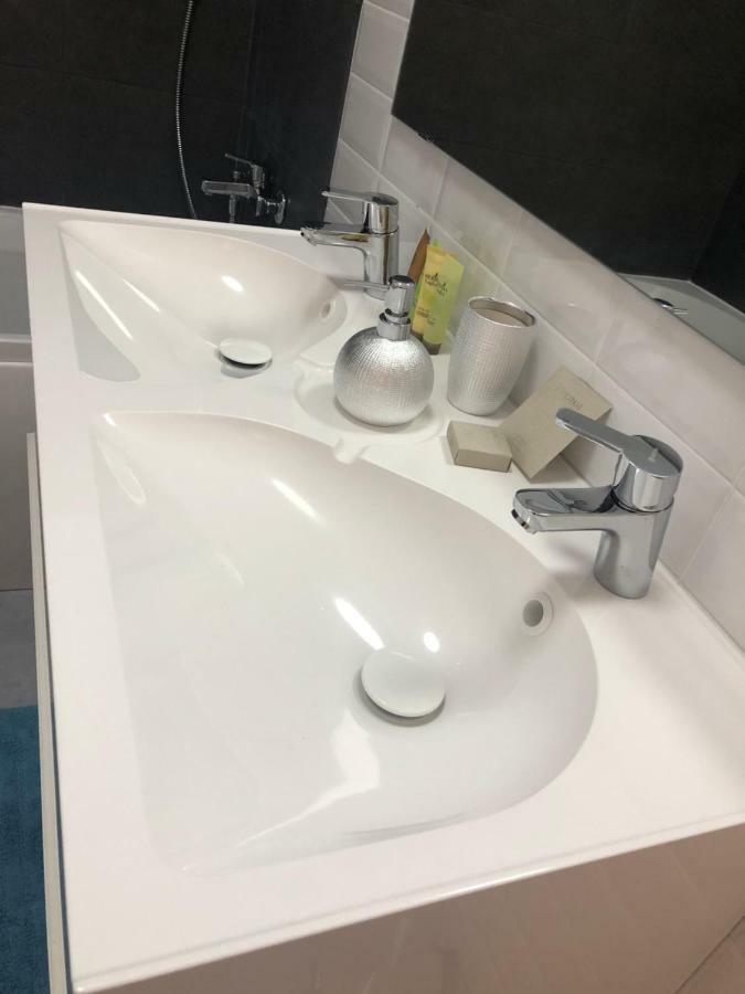 בוקרשט Sunrise Apartment מראה חיצוני תמונה